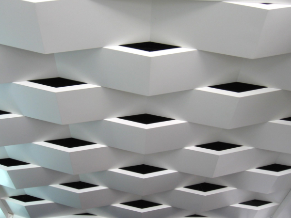 單曲鋁單板和雙曲鋁單板有什么不一樣